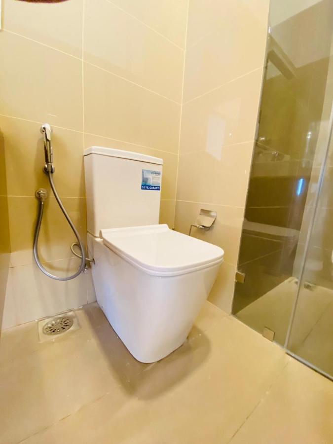 Ocean Breeze - Udaya Luxury Apartments Negombo Exteriör bild