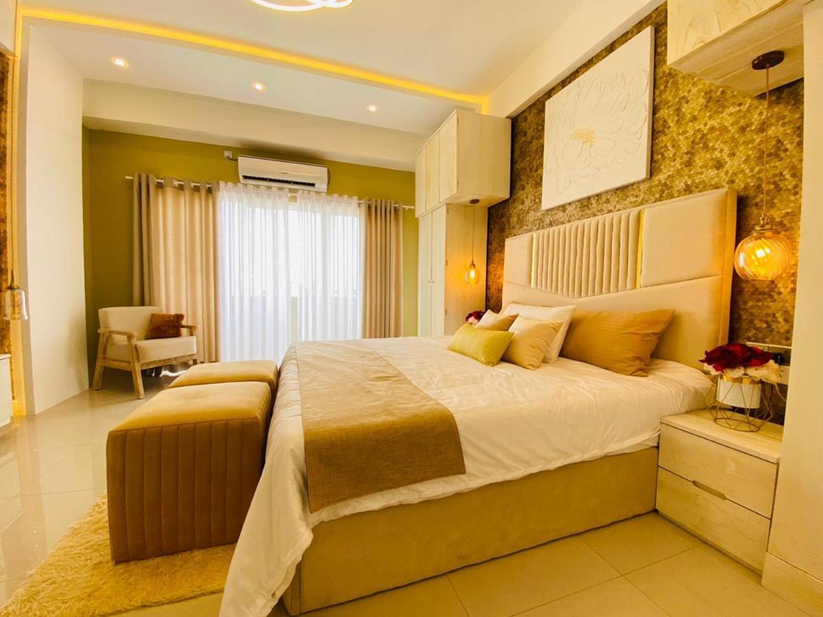 Ocean Breeze - Udaya Luxury Apartments Negombo Exteriör bild