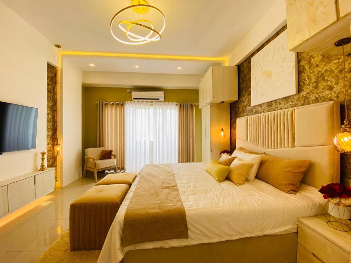 Ocean Breeze - Udaya Luxury Apartments Negombo Exteriör bild