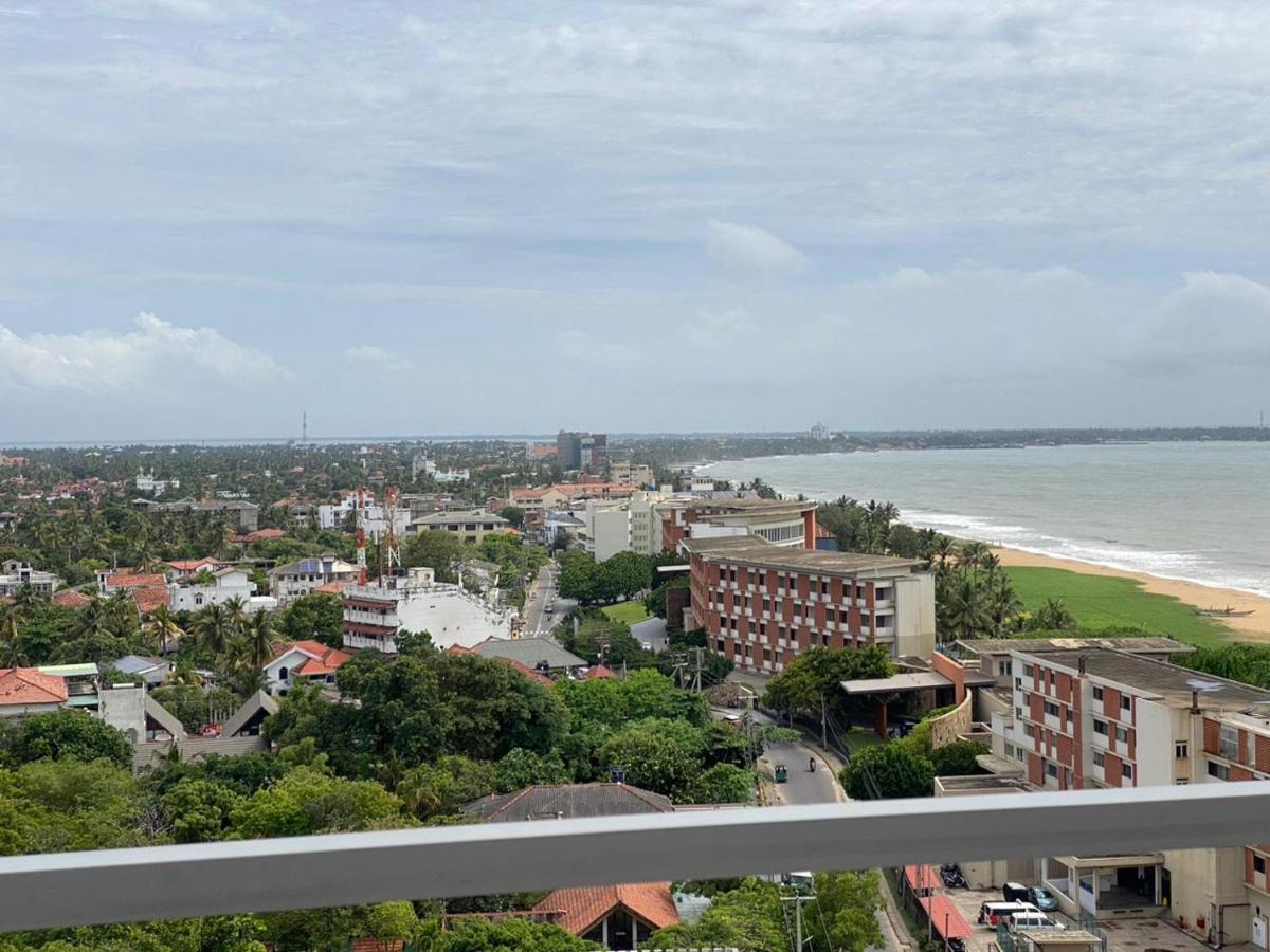 Ocean Breeze - Udaya Luxury Apartments Negombo Exteriör bild