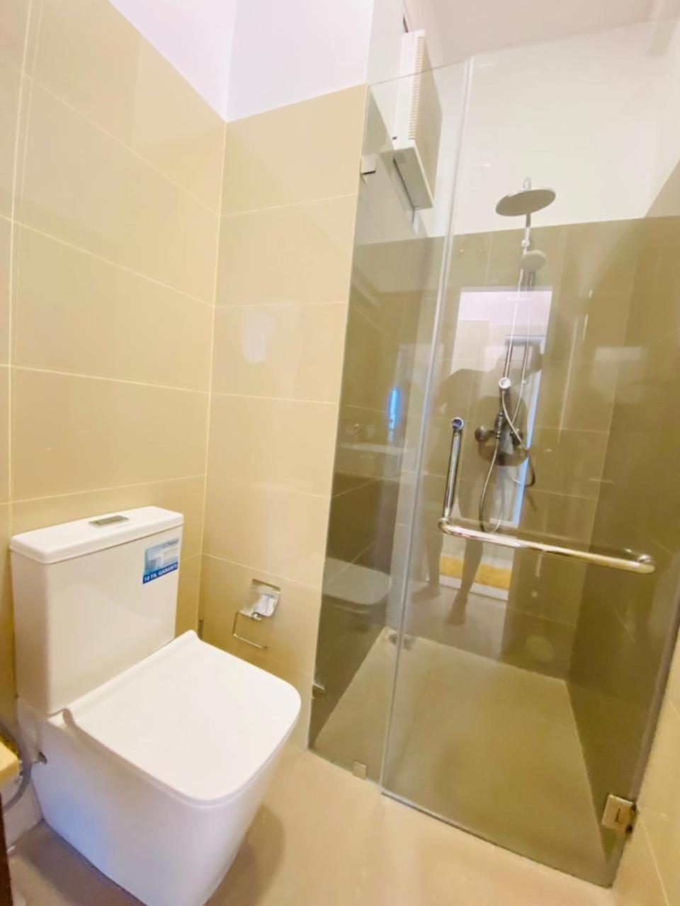 Ocean Breeze - Udaya Luxury Apartments Negombo Exteriör bild
